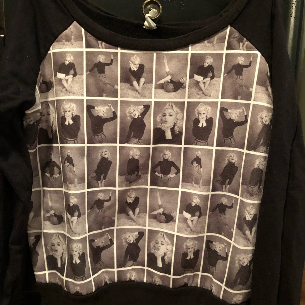 Gwen Stefani boatneck sweatshirt